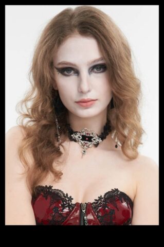 Velvet Dreams Velvet Chokers’ın zenginliğine şımartın